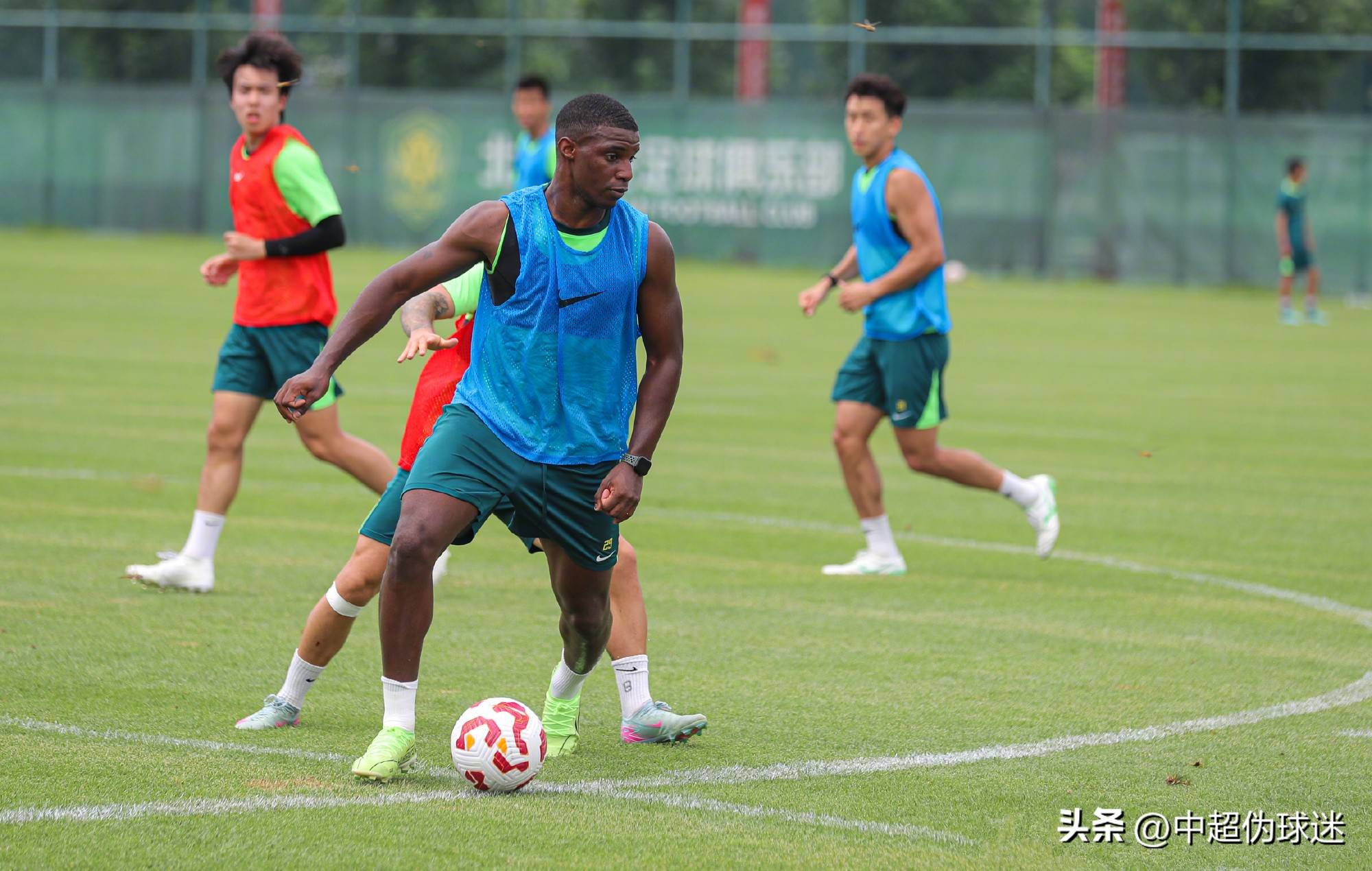 后防线中不 后防线中不