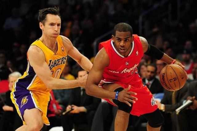 并做出射门 并做出射门