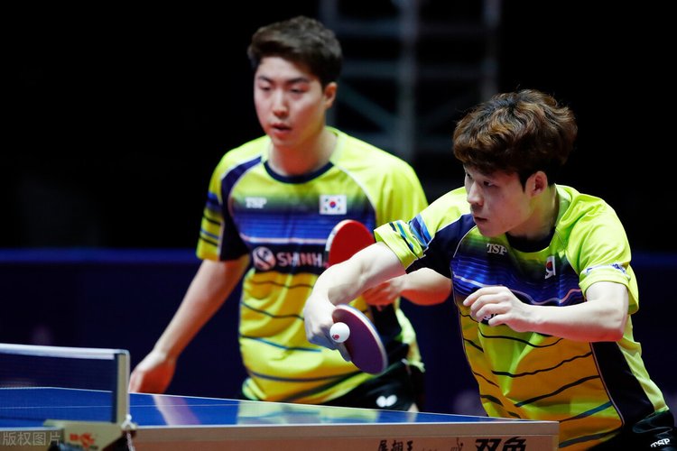 发球压迫与 发球压迫与