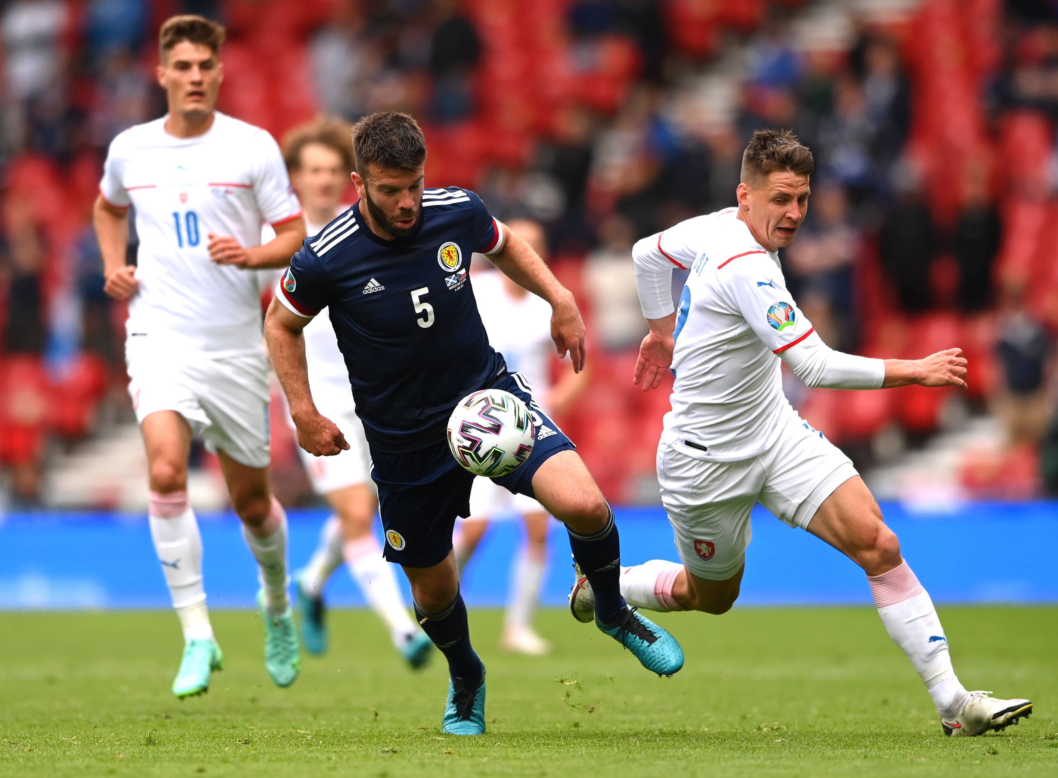 第一脚出球 第一脚出球